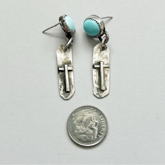 Gorgeous Vintage Handcrafted Southwestern Turquoise Sterling Silver Earrings - Picture 10 of 11
